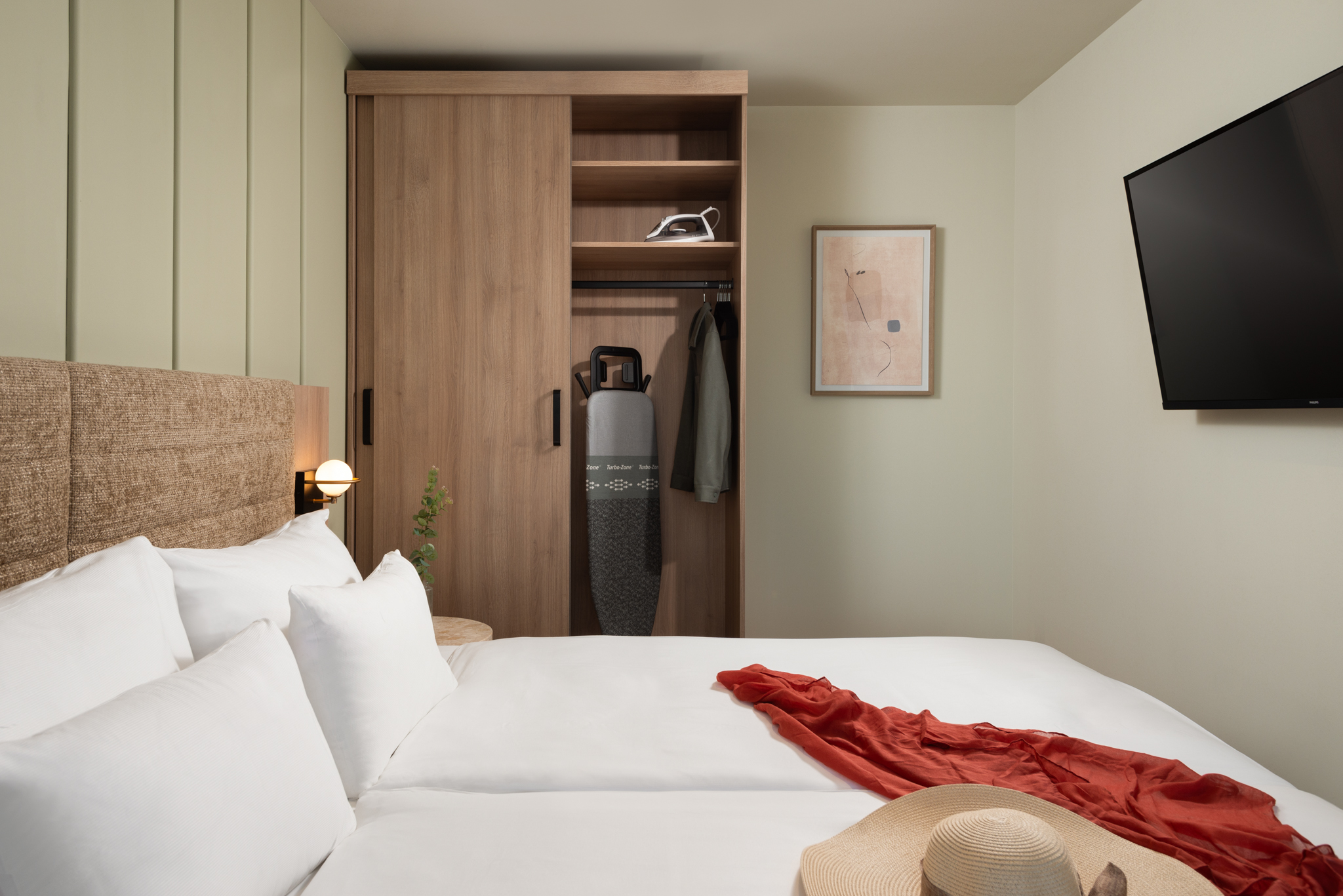 Elegant and inviting deluxe one-bedroom at master Mirabell.