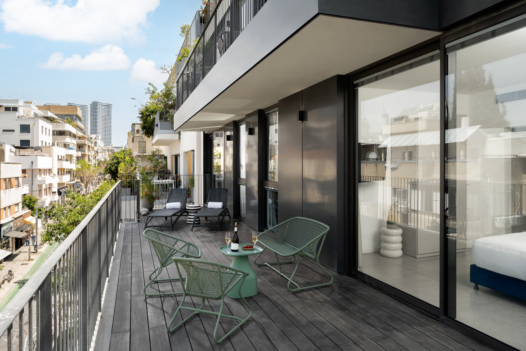 Four Bedroom Apartment With Balcony - Balcony