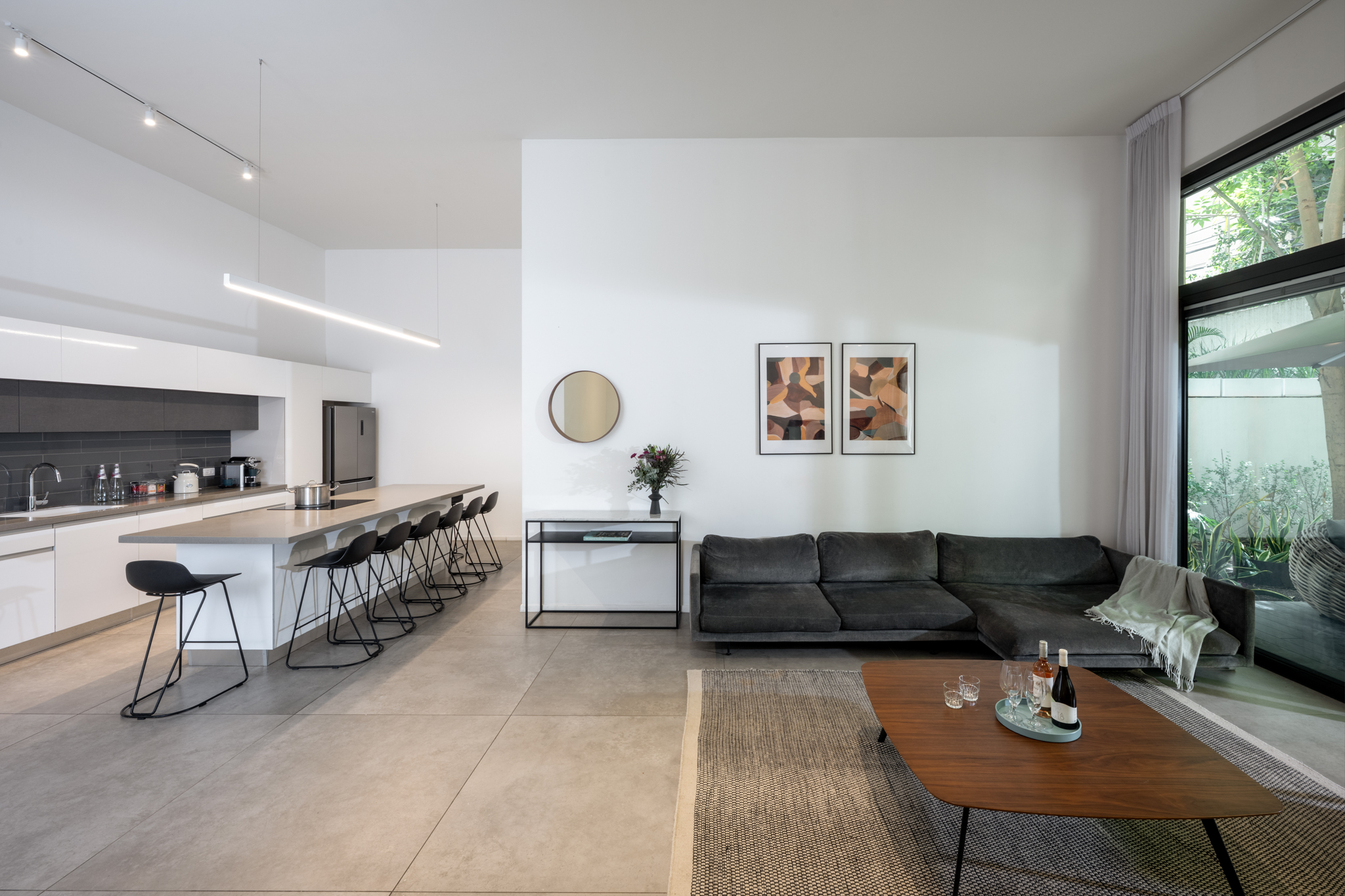 Five Bedroom Duplex Garden - Sitting area